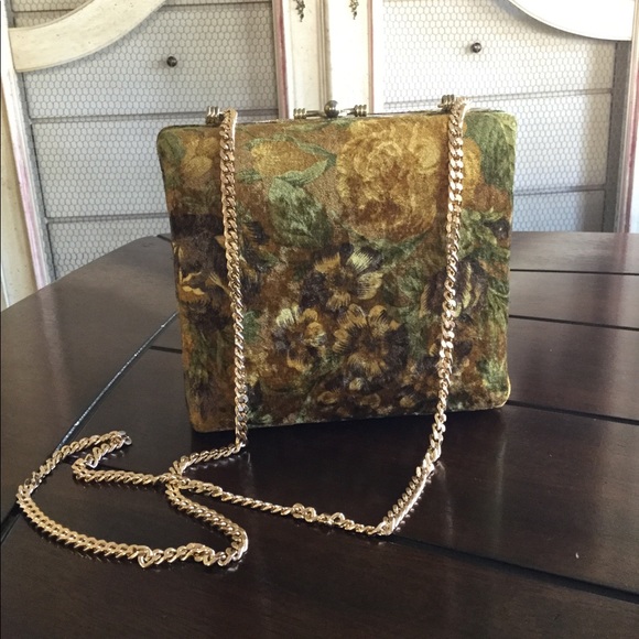 VINTAGE Padded Cloth Box Purse